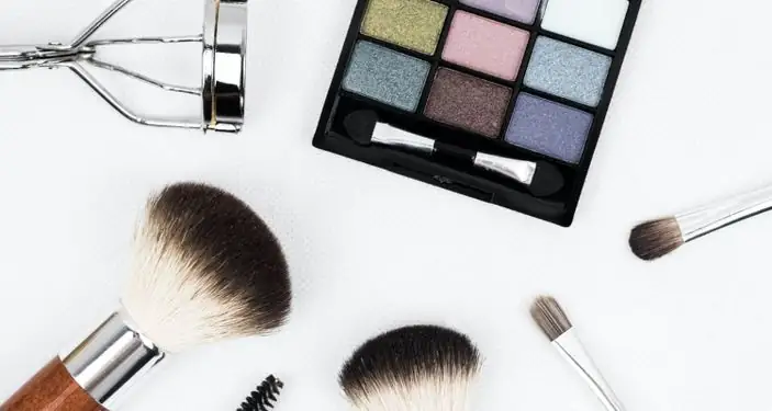 7 Mitos Seputar Makeup yang Tak Boleh Anda Percaya, Jangan Sampai Salah Kaprah!