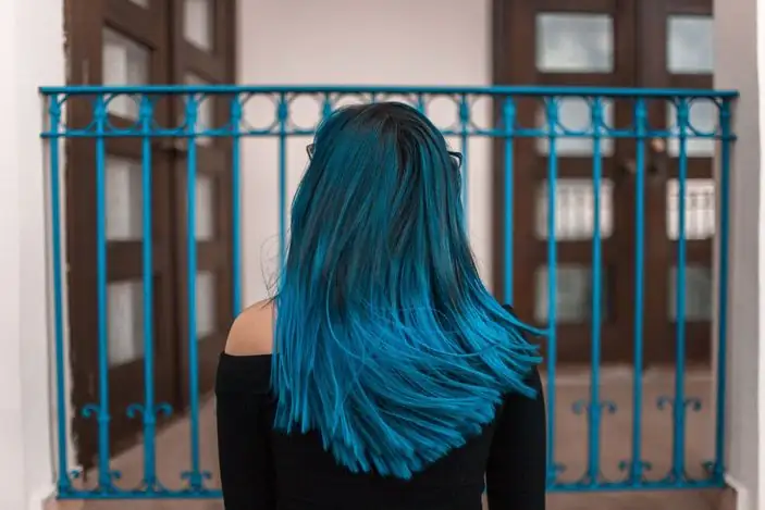 7 Tips yang Harus Dilakukan Jika Ingin Mewarnai Rambut di Rumah, Perhatikan Tekstur Rambut