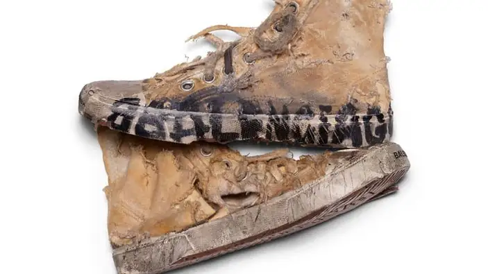 Balenciaga Kembali Luncurkan 'Produk Nyeleneh' Harganya Capai Rp27 Juta
