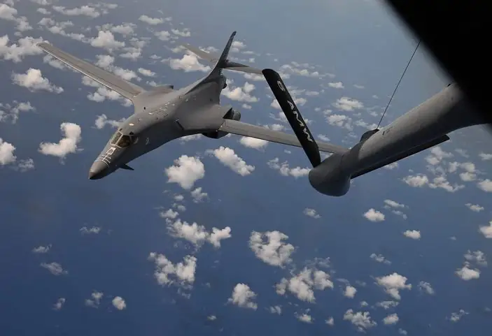 Di Tengah Kekhawatiran Perang Dunia III, AS Luncurkan Bomber Siluman Nuklir B-21 Raider