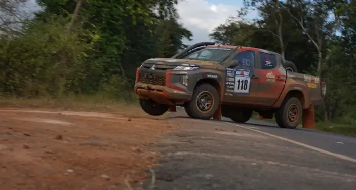 Dua Pembalap Masuk Podium, Mitsubishi Buktikan Ketahanan Triton di AXCR 2022