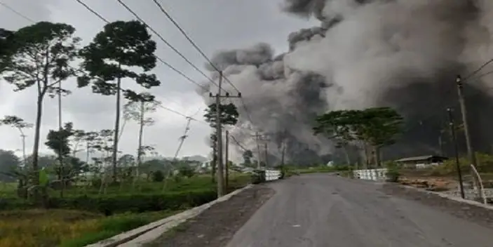Gunung Semeru Erupsi, Berikut Doa Anjuran Rasulullah Ketika Terjadi Bencana Alam, Lengkap dengan Tulisan Latin