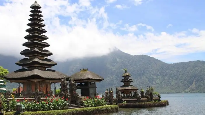 Pengertian Hari Raya Saraswati yang Diperingati Setiap 210 Hari di Bali Beserta Maknanya