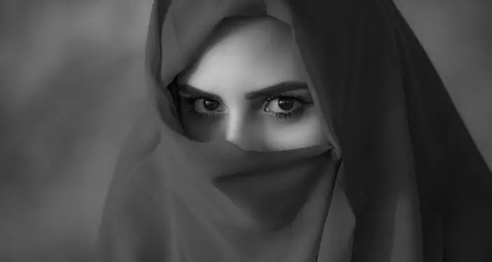 Penjelasan Kebutuhan Keramas bagi Wanita Berhijab Menurut Ahli Dermatologi