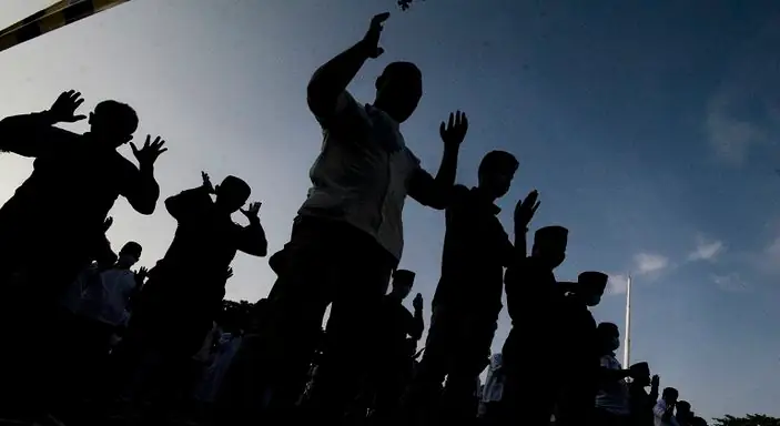 Tata Cara dan Bacaan Niat Shalat Khusuf Saat Gerhana Bulan Total, Bisa Berjamaah atau Sendiri