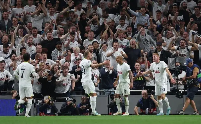 Terawang Kesulitan Tottenham Hotspur, Uang Disebut Jadi Masalah
