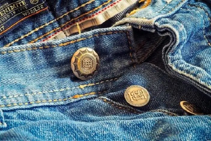 Tips Mencuci Celana Jeans dengan Baik dan Benar, Dijamin Anti Luntur!